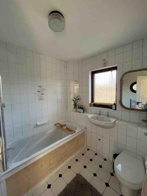 Relax With Spectacular Views And Hot Tub Villa Kircubbin Luaran gambar