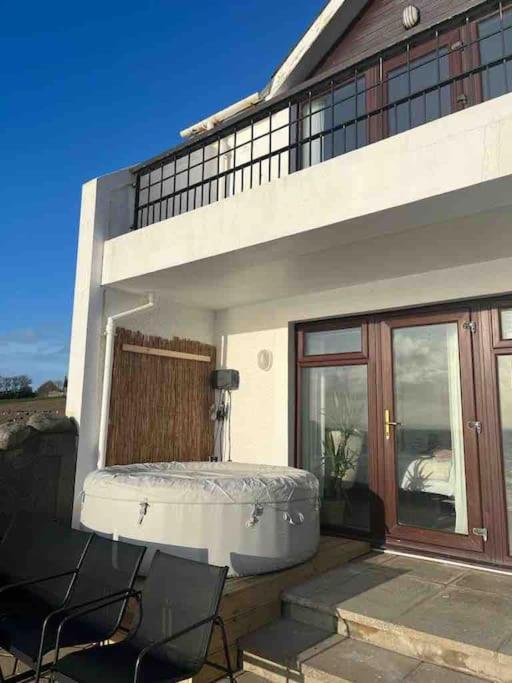 Relax With Spectacular Views And Hot Tub Villa Kircubbin Luaran gambar